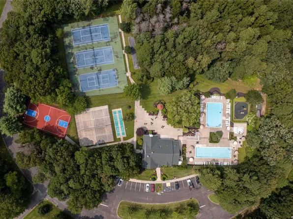 343 Colonial Circle #343, Manorville, NY 11949