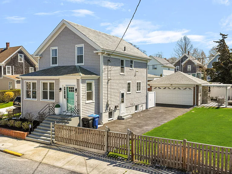 4 Vaughan Ave — Photo 3