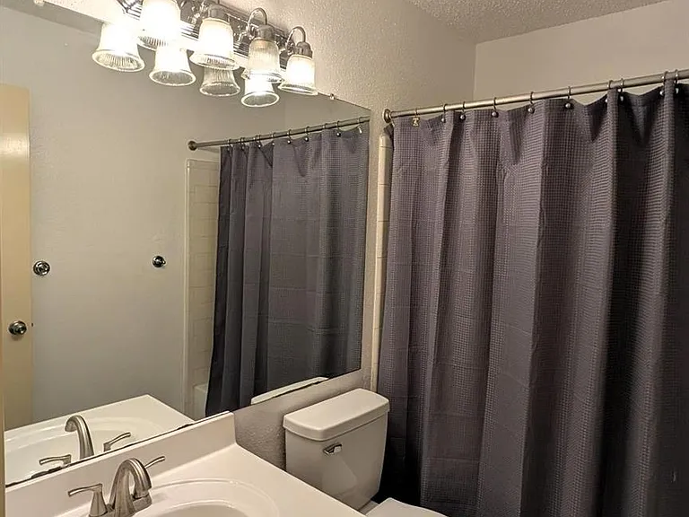 3102 E Heatherock Cir — Photo 12