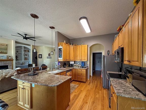 4th image of 386 Eldridge Street