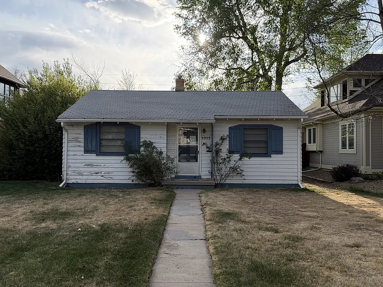 2525 S Clayton St — Photo 37