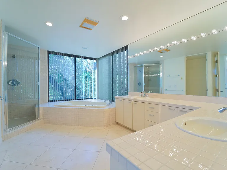 1348 Rhoda Dr — Photo 16