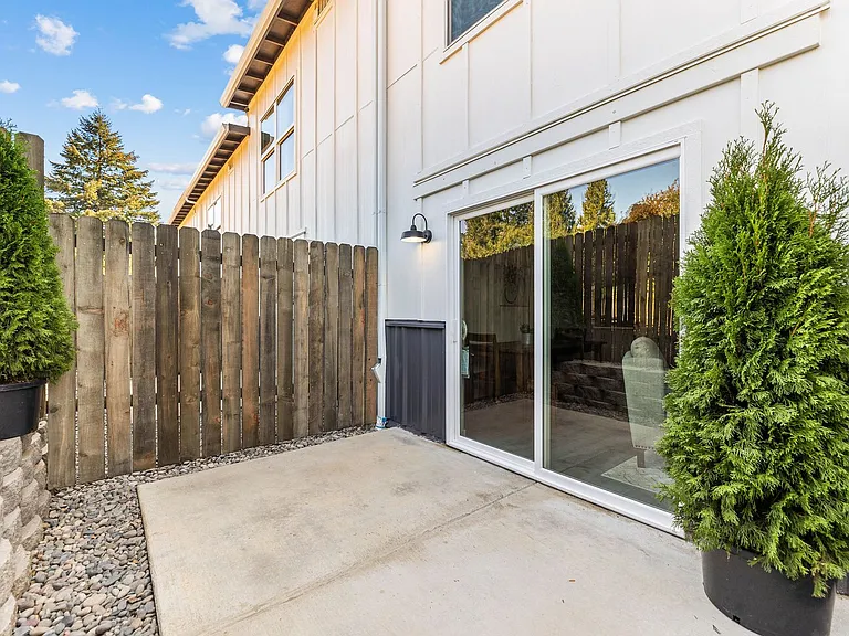 13735 NE 30th Ave — Photo 14