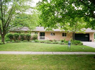 909 Crescent Dr, Midland, MI 48640