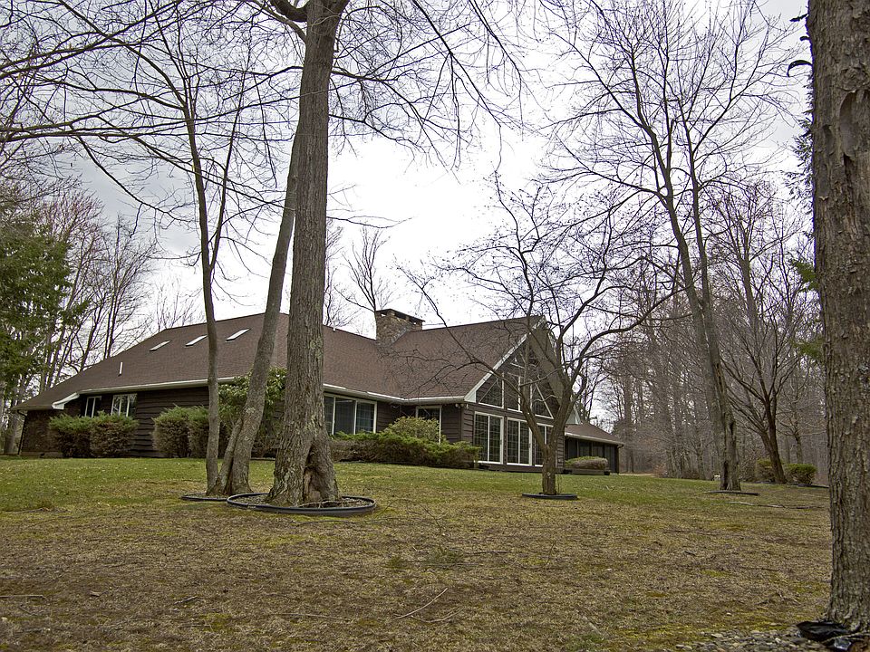 1st image of 15 Hayes Ln