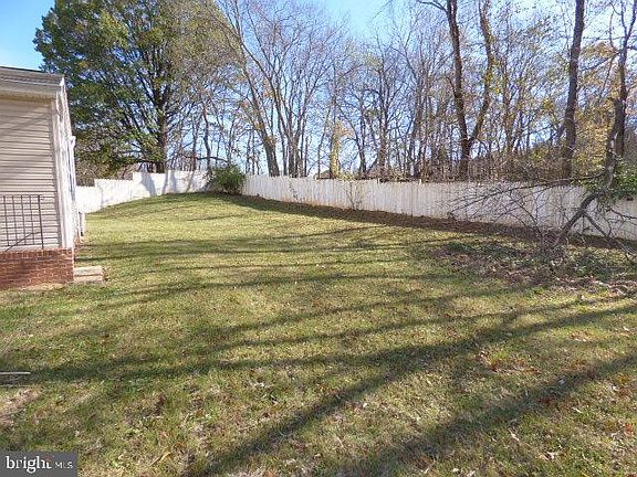 4th image of 17900 Lyles Dr
