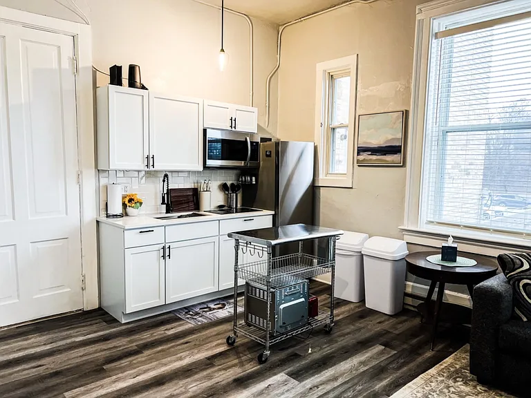 427 E Mill St #1 — Photo 6