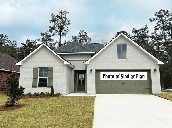 22 Bon Ami Dr, Freeport, FL 32439