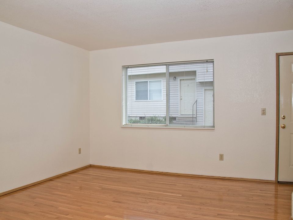 1st image of 4738-4748 SW Vermont St #4748-4