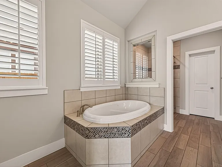 2619 Lilac Point Ln — Photo 38