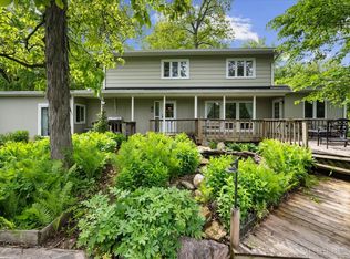 43W542 Thornapple Tree Rd, Sugar Grove, IL 60554