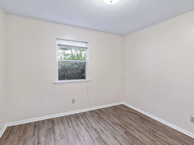 105 Bearwood Dr — Photo 10