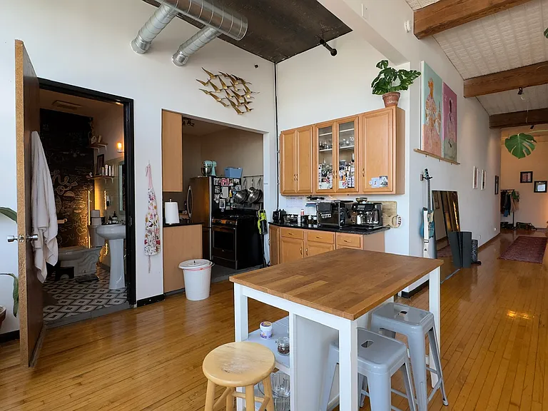 2410 W North Ave #R — Photo 5