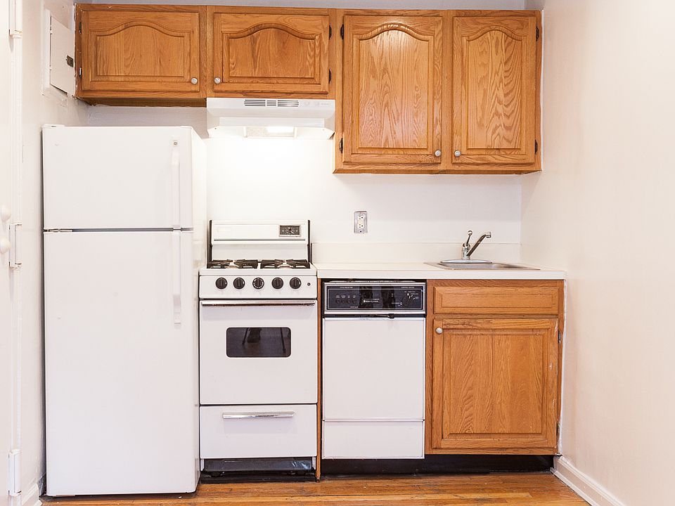 2nd image of 63 8th Ave APT 5B