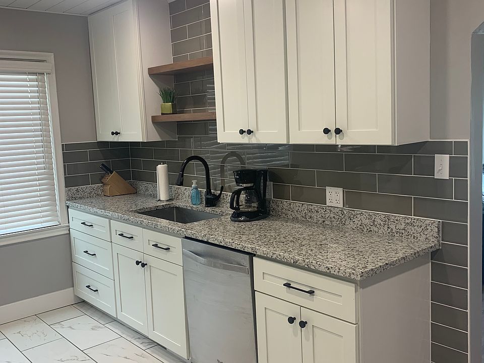 1st image of 1042 E Lorraine Ave