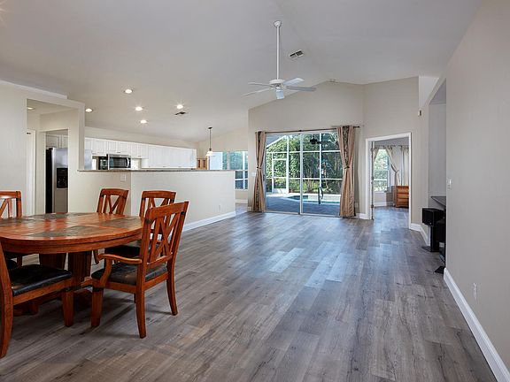 2nd image of 3705 Weymouth Cir
