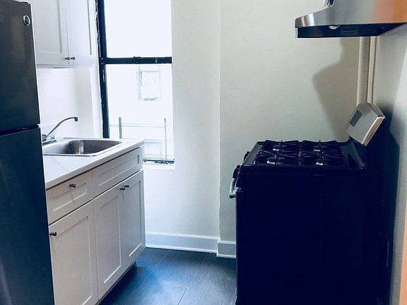 2nd image of 2541 44th St APT 11