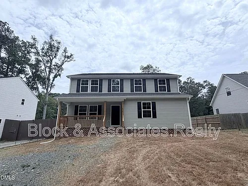 824 Roane St Photo 1