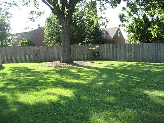 3rd image of 3844 Thresher St