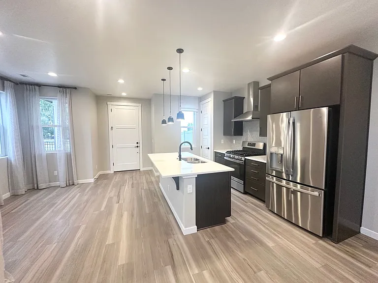 373 N Stone Canyon Ln — Photo 7