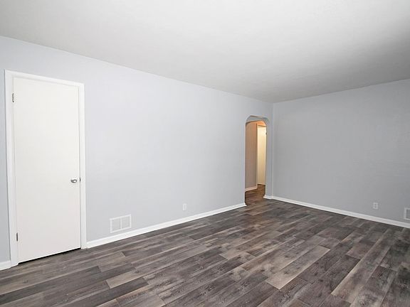 5th image of 5060 Fairfield Ave