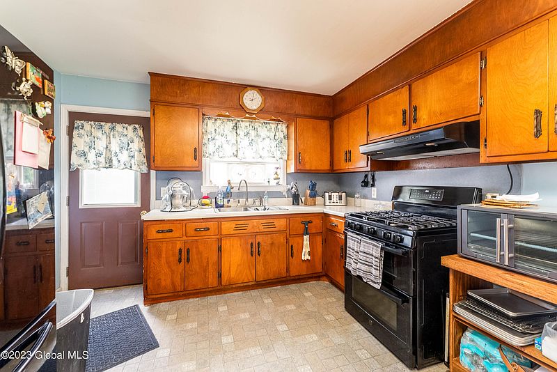 5th image of 117 Valley View Avenue