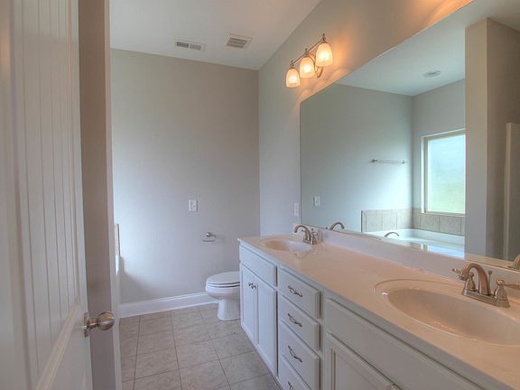 3rd image of 319 Rockcastle Dr #68