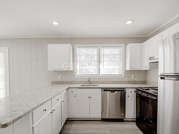 5th image of 2958 Crestline Dr