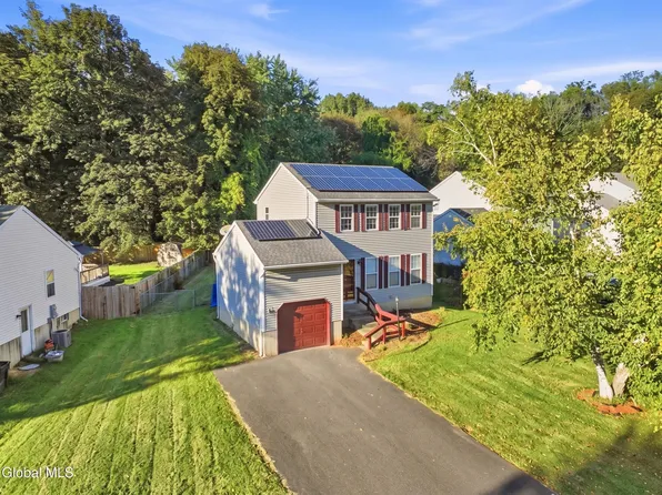 27 Wynantskill Way, Troy, NY 12180
