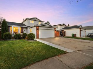 17 Donlevy Pl, Saint Albert, AB T8N 4W3