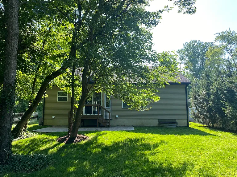 9915 Wayne Rd — Photo 38