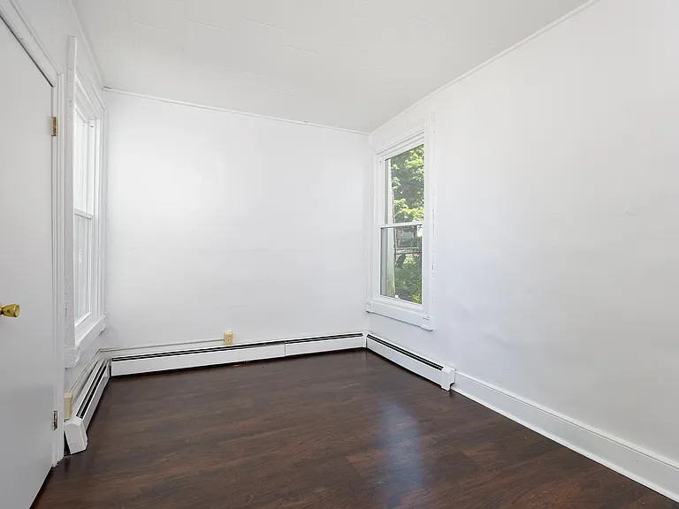 29 Delano St #1 — Photo 6