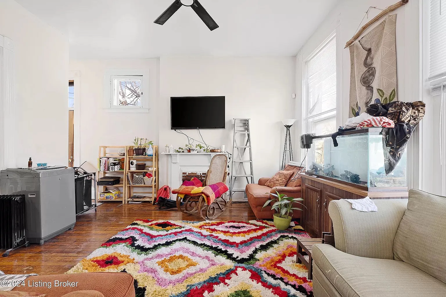 612 Zane St — Photo 2