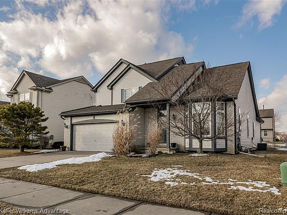 3rd image of 7851 Thornhill Dr