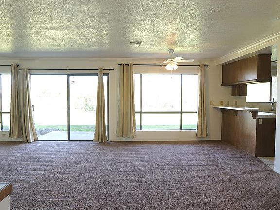 4th image of 79030 Bayside Ct