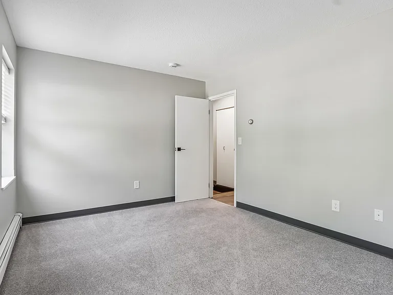 Eastgate Apartments — Photo 30