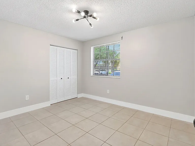 800 Independence Dr #800F — Photo 10