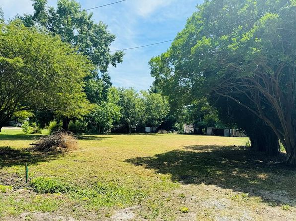 19 Browne Ave, Exmore, VA 23350