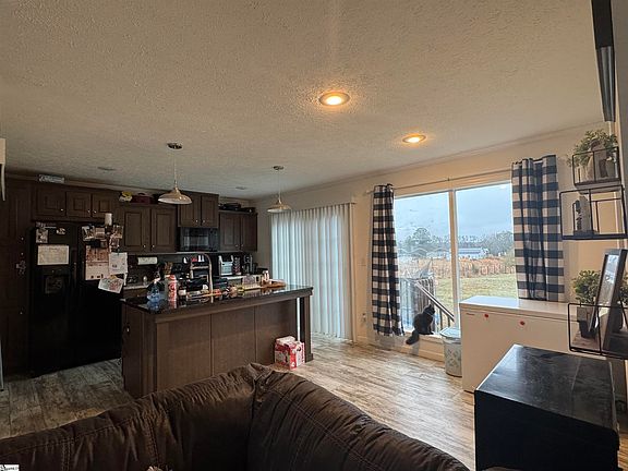 5th image of 9070 Greenpond Rd