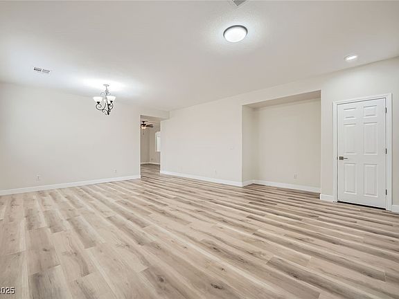 4th image of 11069 Crystal Crest Ct