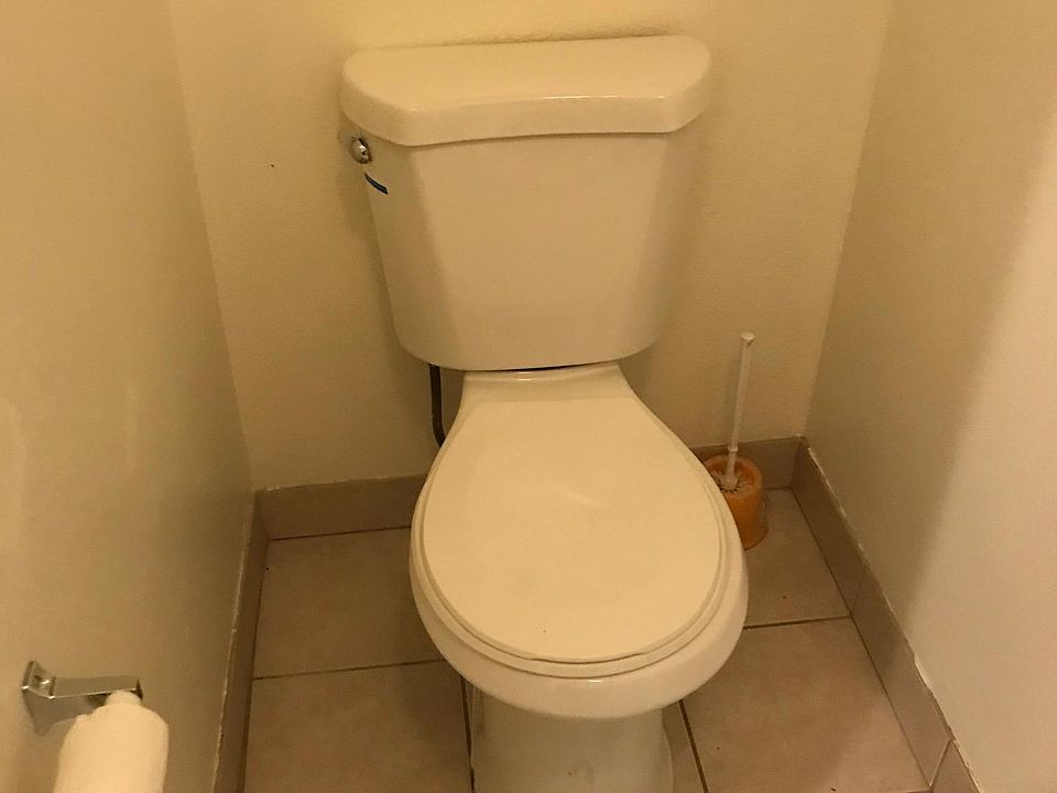 1st image of 1002 E 42nd Pl