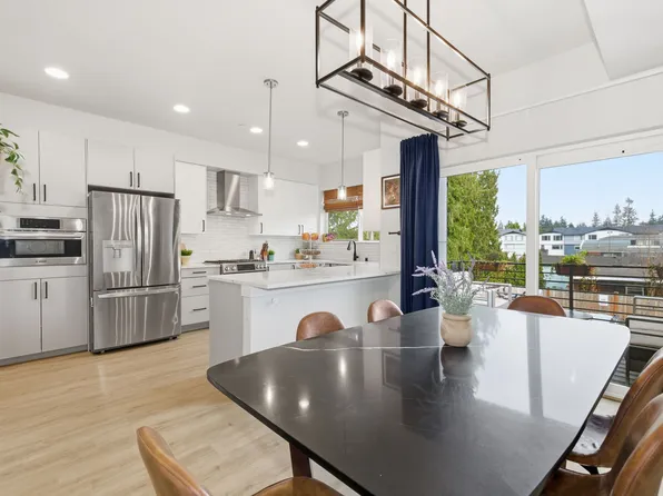 806 164th St SW, Lynnwood, WA 98037