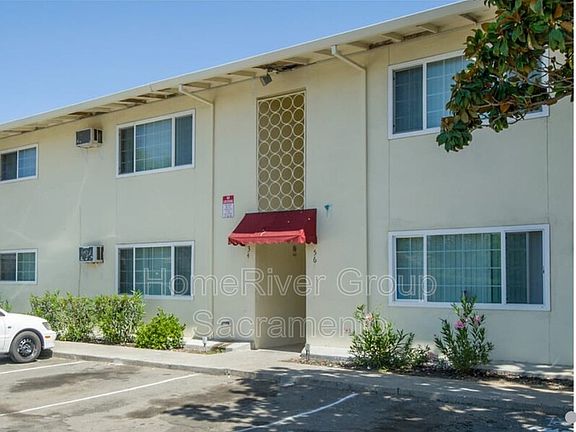 4th image of 3689 Myrtle Ave #16