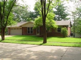 1686 Heffington Dr, Chesterfield, MO 63017