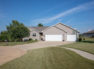 1607 Rubble Rd, Waverly, IA 50677