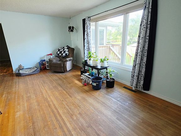 5th image of 1139 Broadview Road