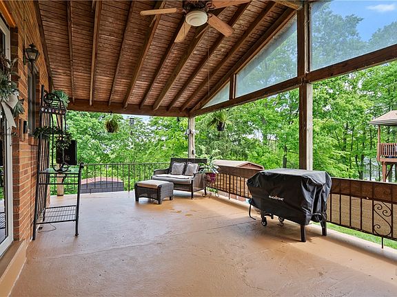 3rd image of 120 Firwood Dr