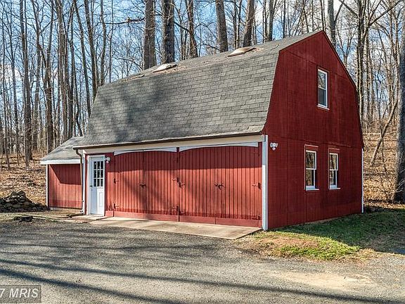 3rd image of 8152 Summerfield Hills Dr