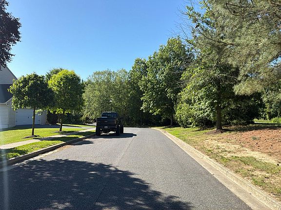 4th image of 110 Trafford Dr