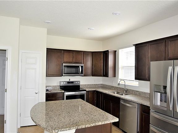 3rd image of 554 Citrus Isle Blvd